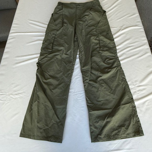 Pants - Halara Mid Rise Wide Leg Olive Green Cargo Pants Tech Utility Gorpcore Small